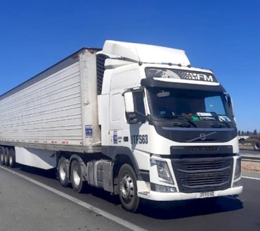 La CNDC y representantes de las marcas en Espacio Riesco preparando Día del Camionero